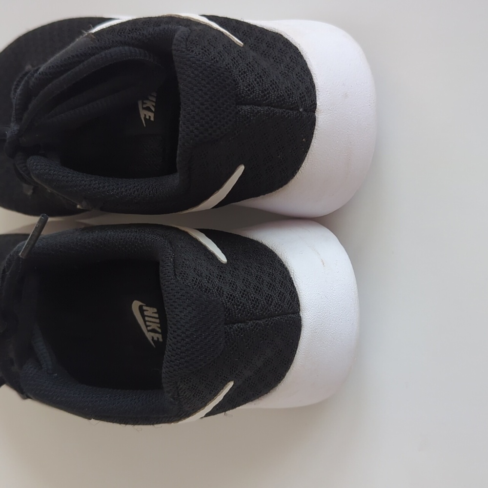 Nike shoes Size 3.5Y - Picture 7 of 9